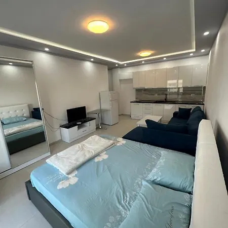 De Lux 3* Shëngjin
